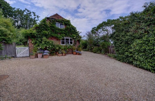 Rolvenden House | The Little House - One Bedroom House, Sleeps 2