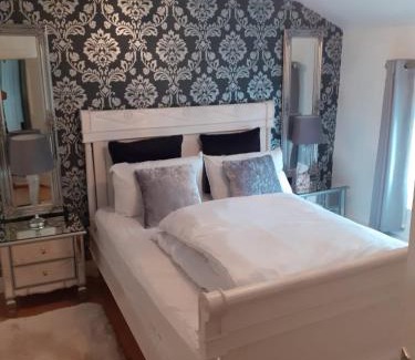 South Tipperary House | The little pink house