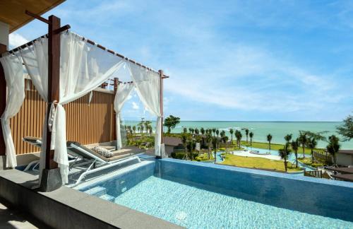 Khuekkhak Hotel | The Little Shore Khao Lak by Katathani