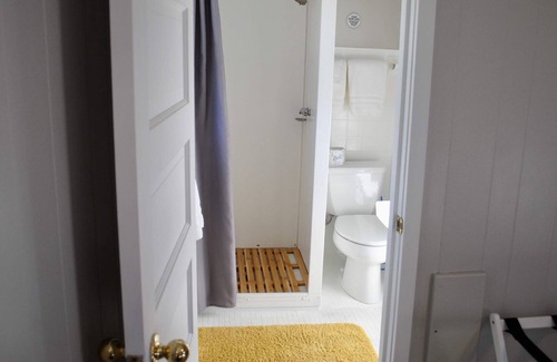 Mount Horeb House | THE LITTLE VILLAGE , Full Bed 105