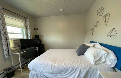 Mount Horeb Apartment | THE LITTLE VILLAGE , Full Bed 106