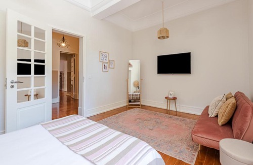 Sao Joao de Deus House | The Local Guest House Lisbon