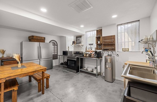 Dade City House | The Locke Inn Suites - Stay in Dade City's historic former jailhouse!