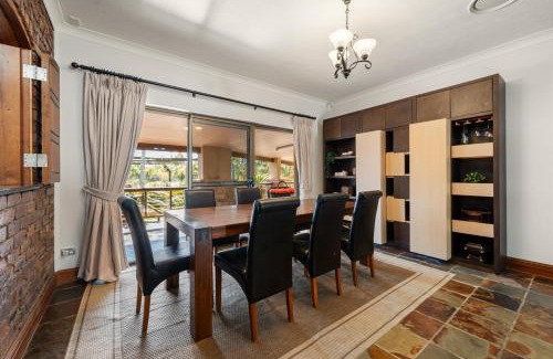 Molendinar House | The Lodge - A Great Stay