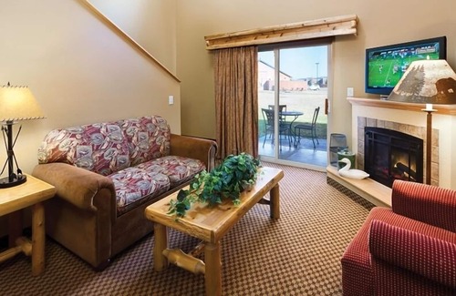 Baxter Hotel | The Lodge at Brainerd Lakes, Trademark Collection by Wyndham
