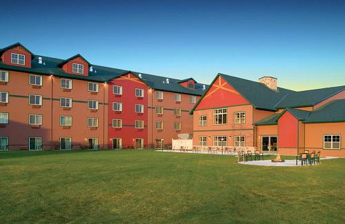 Baxter Hotel | The Lodge at Brainerd Lakes, Trademark Collection by Wyndham