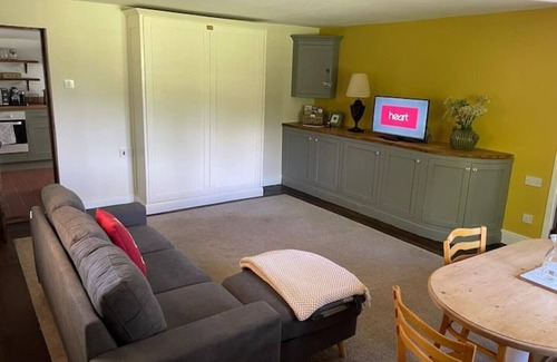 Sudbury Bed & Breakfast | The Lodge at Briar house .
