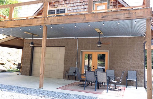 Flat Top House | The Lodge at Camp Creek Cabins