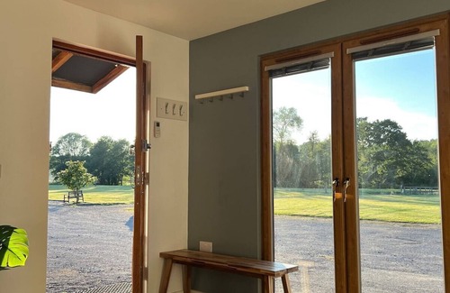 Woking Apartment | The Lodge at Hoe Farm