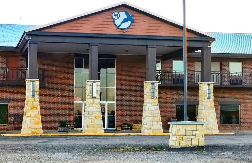 Russell Hotel | The Lodge at Russell - Russell Inn