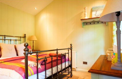 Dunbar Ski Chalet | The Lodge by the Lake, Dunbar