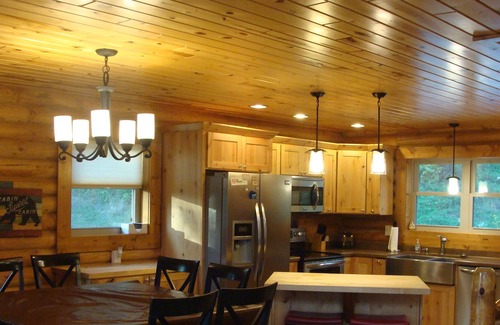 Decorah Cabin | The Lodge - Custom Cabin Nestled in the Woods close to Decorah