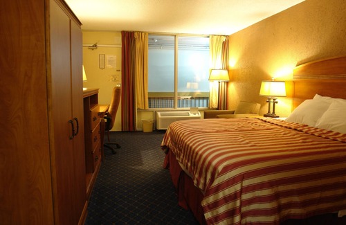 Bridgeton Hotel | The Lodge Hotel and Banquets