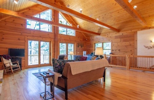 Minocqua House | The Lodge on Big Crawling Stone lake