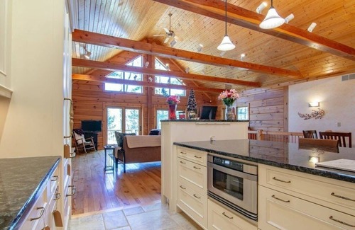 Minocqua House | The lodge on Big crawling stone lake