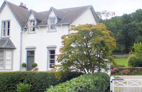Cairndow House | The Lodge On Loch Fyne Is One Of The Most Picturesque In Argyll