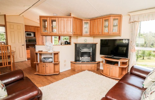 Llanelli Cottage | THE LODGE, pet friendly, country holiday cottage in Pontyates