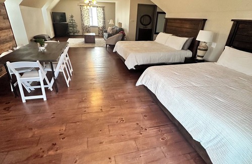 Dallas Cabin | The loft. 30 acres of wildlife