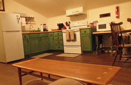 Hot Springs House | The Loft at Aspen Pine with Wi-Fi, AC in wonderful Hot Springs