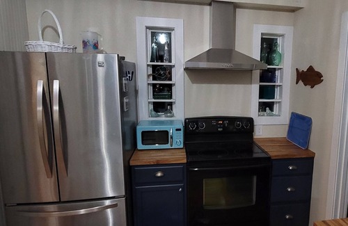 Warwick House | The Loft at Oakland Beach nAsk About Off-season Discounts n5 min from Airport.