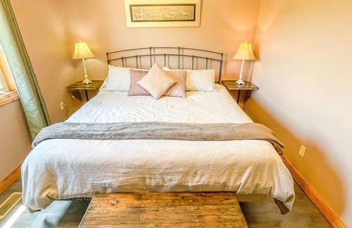 Pelham Other | The Loft inside The Roost