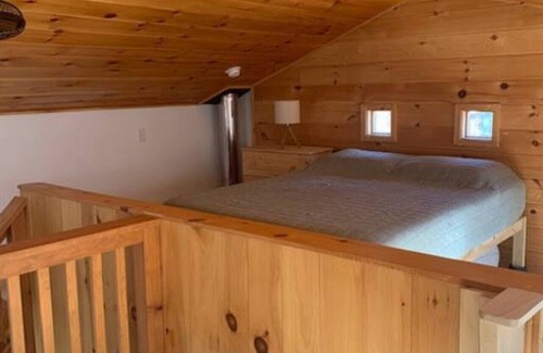 Keene House | The Loft - Keene | Modernized Private Guesthouse in Town | Centrally Located to Major Trailheads