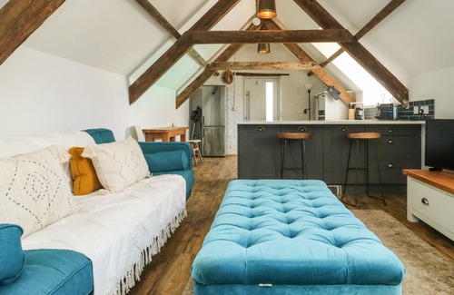 Newton Ferrers Cottage | THE LOFT, pet friendly, with a garden in Brixton