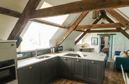 Newton Ferrers Cottage | THE LOFT, pet friendly, with a garden in Brixton