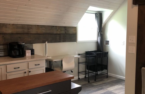 Johnstown House | The Loft- second story, 2 bedroom apt with walk out balcony