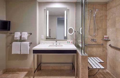 Downtown Minneapolis Hotel | The Lofton Hotel, Tapestry Collection by Hilton