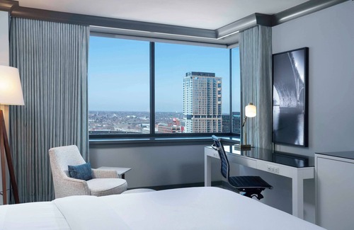 Downtown Minneapolis Hotel | The Lofton Hotel, Tapestry Collection by Hilton