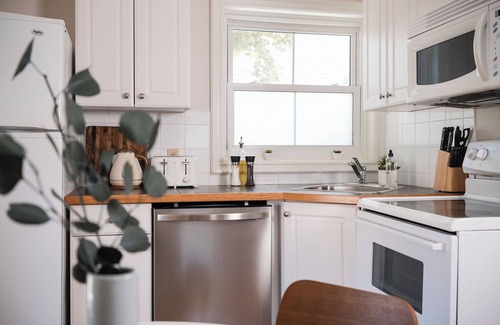 Prince Edward House | The Logan Highland Suite | Picton | 2 Bedrooms