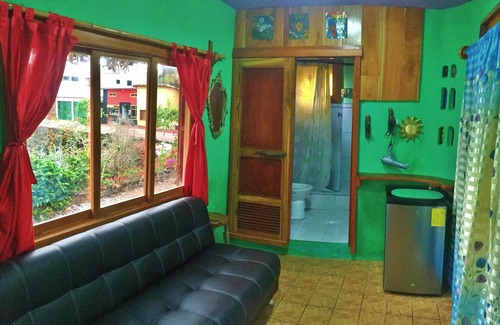 Bahia de la Academia Bed & Breakfast | The lonely George Ecolodge
