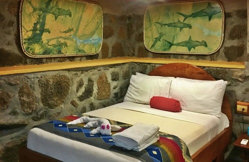 Bahia de la Academia Bed & Breakfast | The lonely George Ecolodge