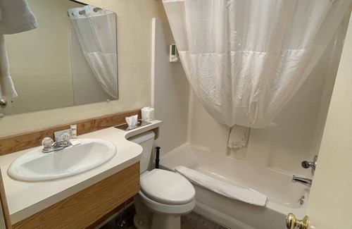 Dubois Hotel | The Longhorn Ranch Lodge and RV Resort