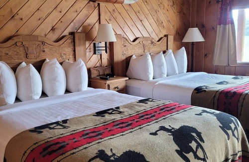 Dubois Hotel | The Longhorn Ranch Lodge and RV Resort