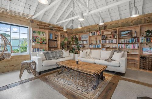 Featherston Villa | The Longwood Barn