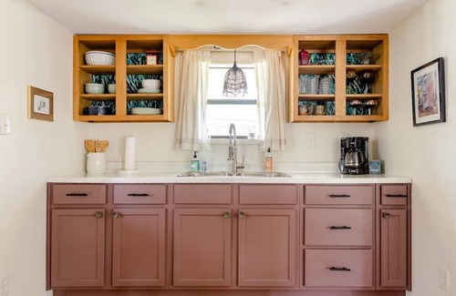 San Marcos Cottage | The Lookout - A Hill Country Cottage