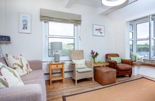 Salcombe House | The Lookout