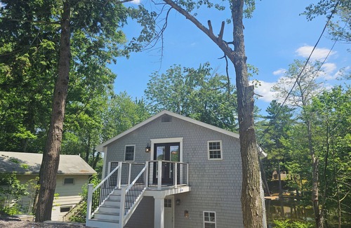 Windham House | The Lookout on Pettingill Pond - waterfront house, 5 min from Sebago Lake!