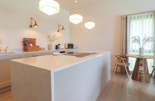 Higher Walton Cottage | THE LOOKOUT, romantic, luxury holiday cottage in Longridge