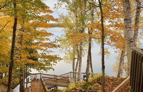 Wollaston Cottage | The Loon Song-Stunning 4-Season Waterfront Cottage With Private Dock & Tiki Bar