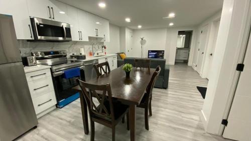 Southwest Edmonton Apartment | The Lounge at Keswick