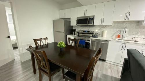 Southwest Edmonton Apartment | The Lounge at Keswick