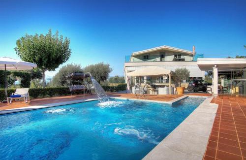 Kassiopi Villa | The Love Villa