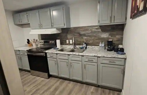 Saint Elmo House | The Lucky 7