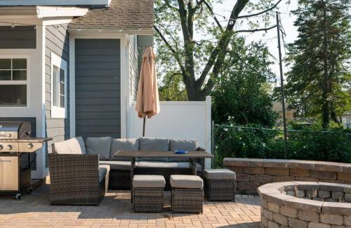 Roseland House | The Lucky Charm Home of the Fighting Irish! BBQ Outdoor Games Coffee