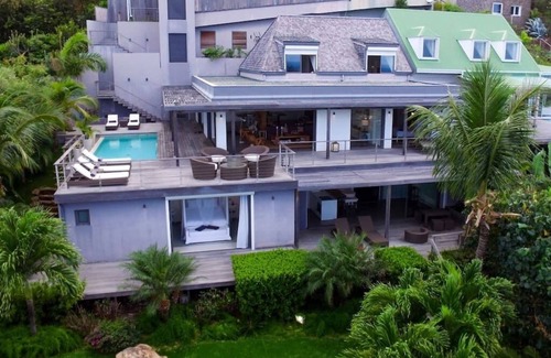 Vitet House | The Lustrous Villa Casa Tigre, WIFI, Pool, TV Room
