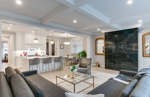 Etobicoke House | The Luxe Haven Retreat-5star experience 3br
