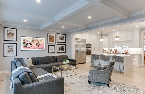 Etobicoke House | The Luxe Haven Retreat-5star experience 3br
